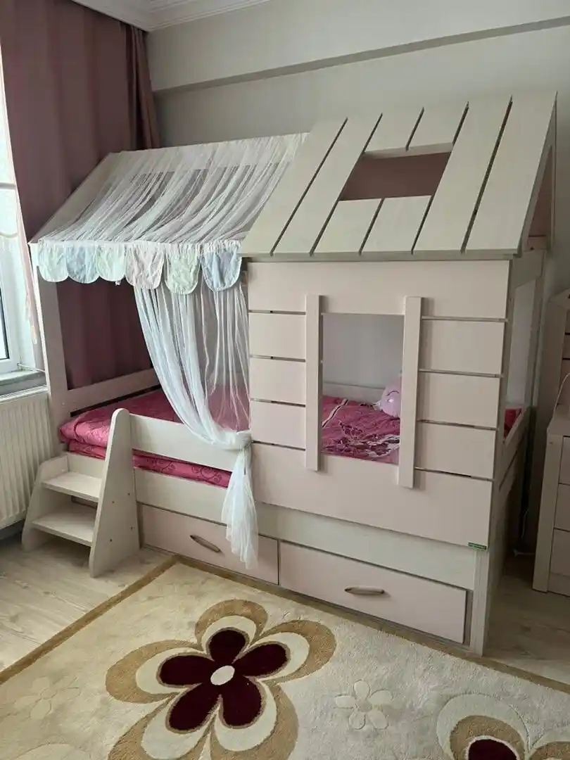 Evli Yatak Dekorasyonunda Şıklık ve İşlevselliği Bir Arada Sağlayan İpuçları