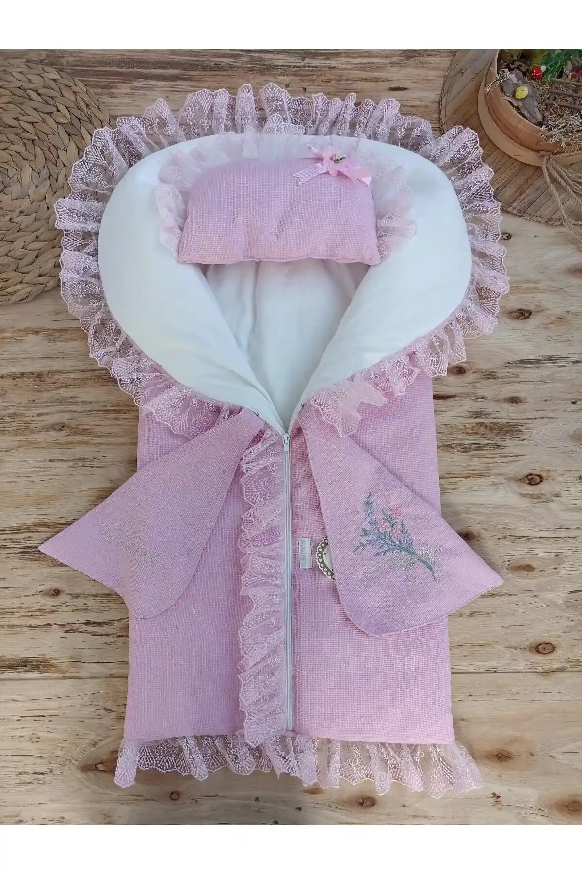 Fermuarlı Bebek Battaniyesi: Pratik ve Dekoratif Çözümlerle Bebek Odası Dekorasyonu