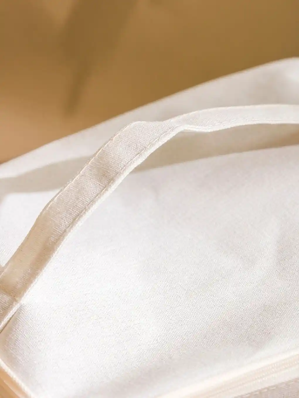 Fermuarlı Hurçlarla Dekorasyonda Pratik ve Şık Çözümler Sunan Modern Saklama Ürünleri