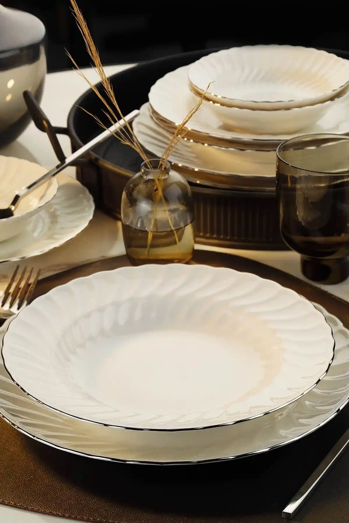 Fileli Yemek Takımlarıyla Sofralarınıza Şıklık ve Zarafet Katmanın Yolları