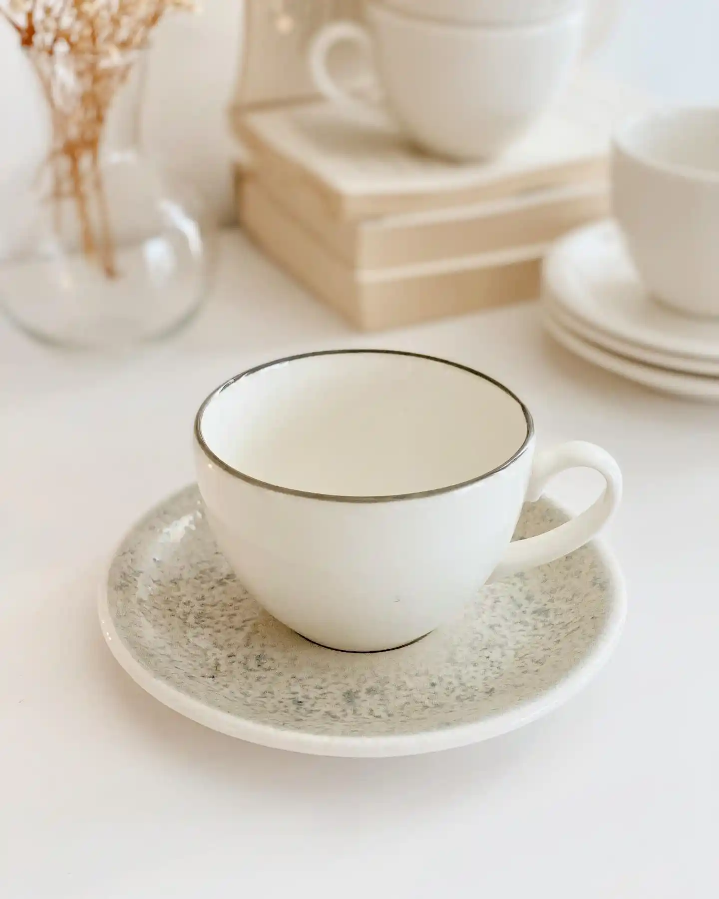 Filtre Kahve Fincanlarıyla Dekorasyonda Estetik ve Fonksiyonelliğin Birleşimi