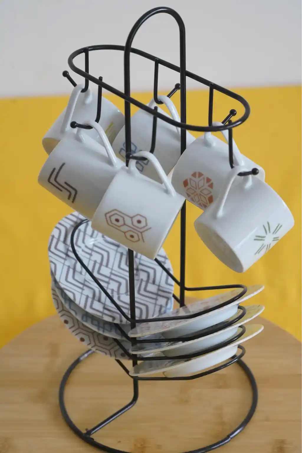 Fincan Askılığı Standları ile Modern Dekorasyon ve Pratik Düzen Çözümleri