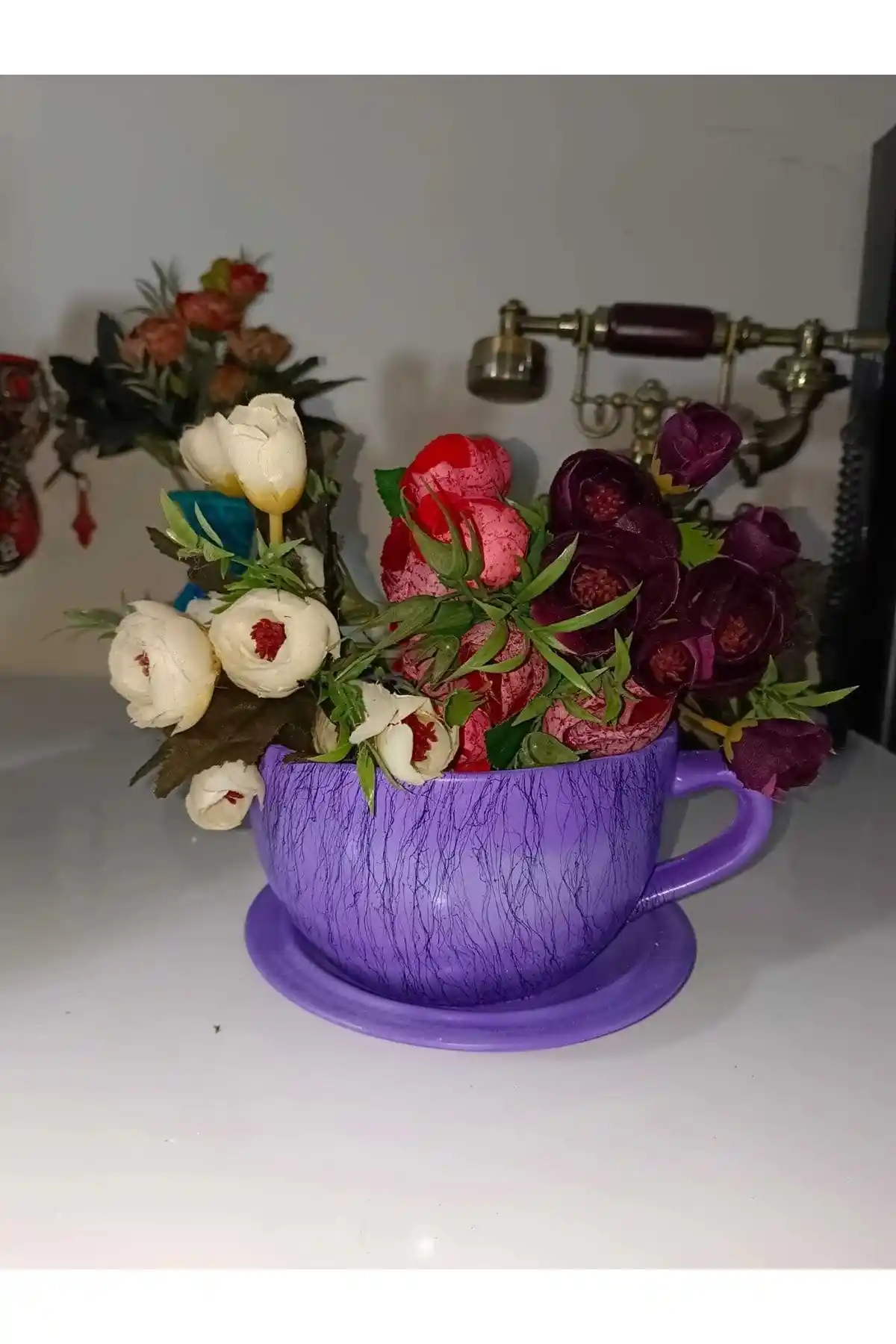 Fincan Saksılar ile Dekorasyonda Şıklık ve İşlevsellik Bir Arada