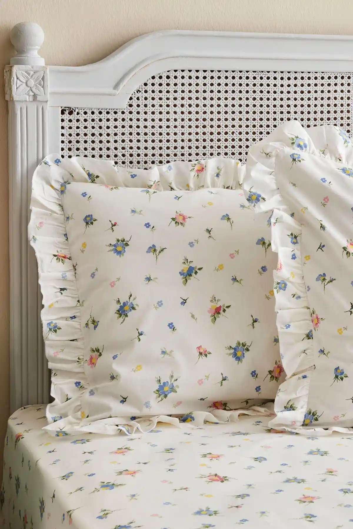 Fırfırlı Çarşaflarla Dekorasyonun Zarif ve Şık Dünyası