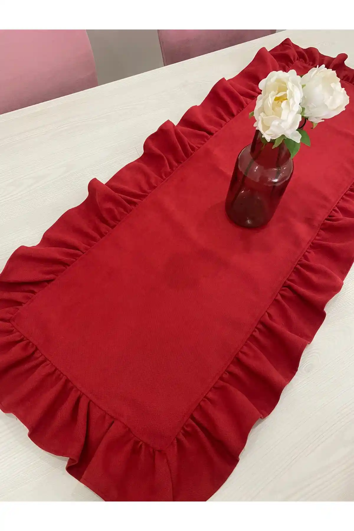 Fırfırlı Runner Dekorasyon Trendleri: Şıklık ve Zarafetin Buluşması