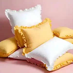 Fırfırlı Yastıklarla Dekorasyonunuza Şık ve Neşeli Dokunuşlar Yapın