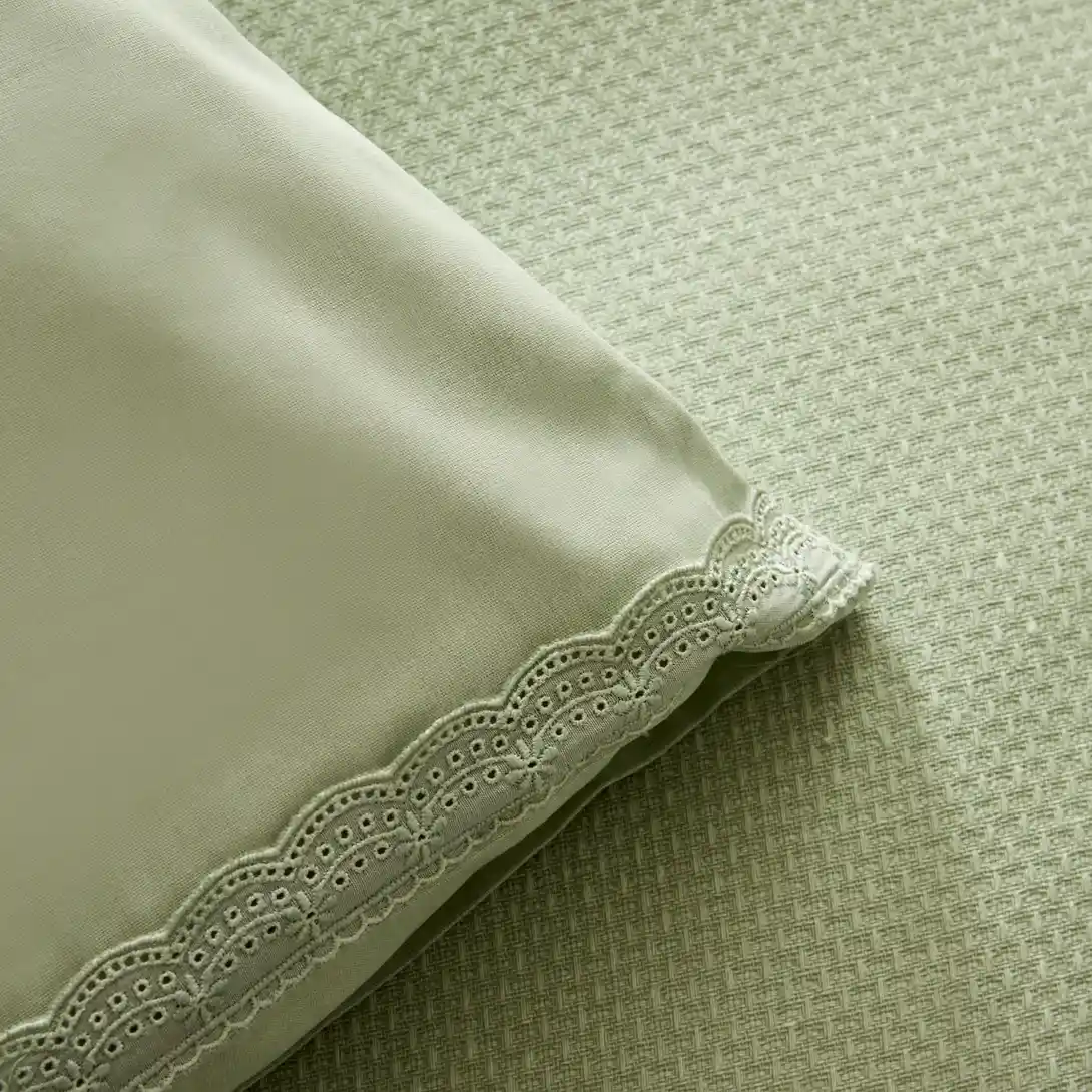 Fistoğlu Pike Takımıyla Yatak Odası Dekorasyonunda Şıklık ve Konforun Buluşması