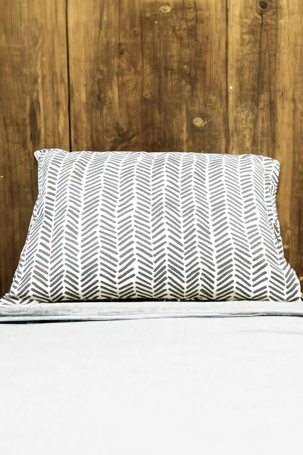 Flanel Yastık Kılıfı ile Dekorasyonda Sıcaklık ve Şıklık Yaratma Rehberi