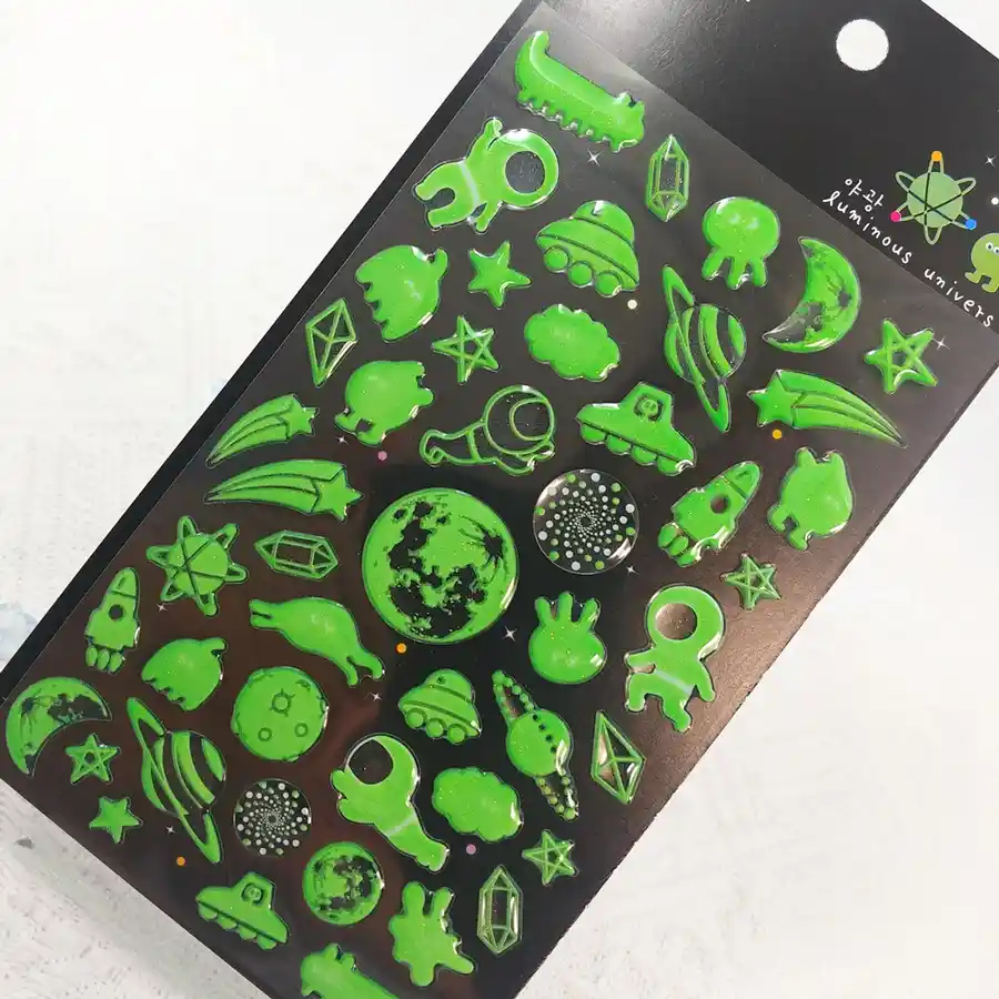 Fosforlu Sticker ile Dekorasyonda Işıltılı ve Yaratıcı Çözümler Sunan Trendler