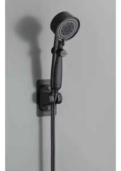FourForce Royal Siyah Pervaneli Kademeli Stoplu Duş Başlığı: Modern ve Dayanıklı Tasarım