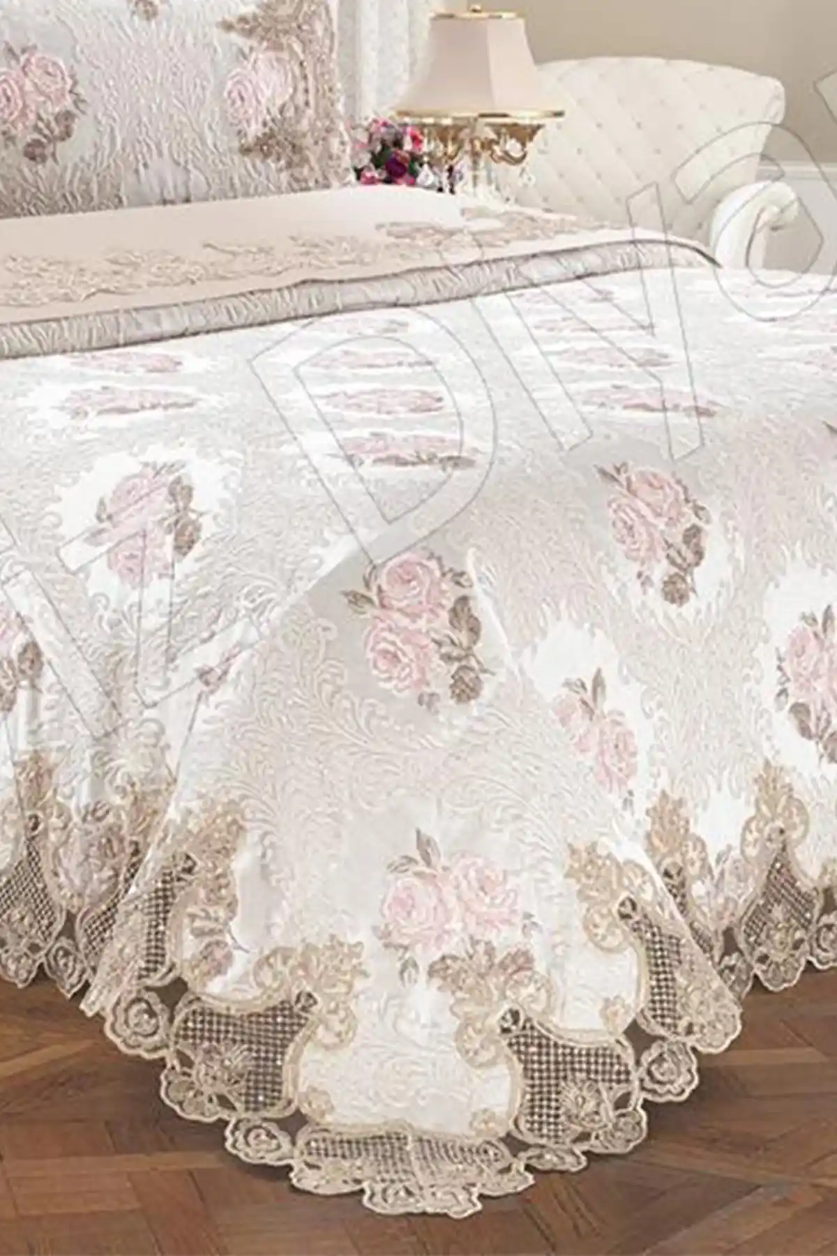 Fransız Güpürlü Pike ile Dekorasyonda Zarafet ve Şıklık Yaratın