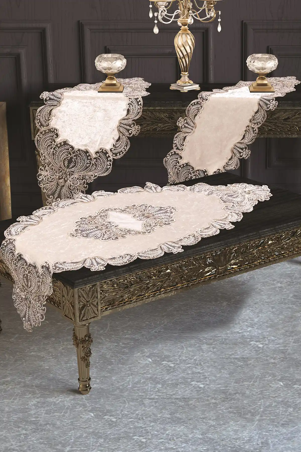 Fransız Güpürlü Salon Takımı Örtüsü ile Dekorasyonda Zarafet ve Şıklık Yaratın