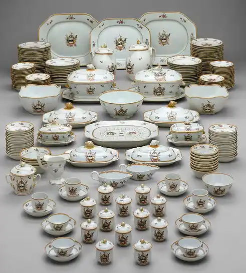 Fransız Porselen Markalarıyla Ev Dekorasyonunda Zarafet ve Şıklık Yaratın