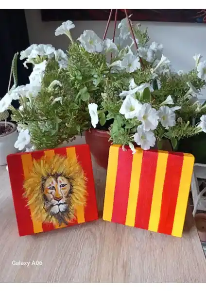 Galatasaray Temalı Sanatsal Duvar Dekoru Seti Aslan ve Çizgili Kanvas Tablo