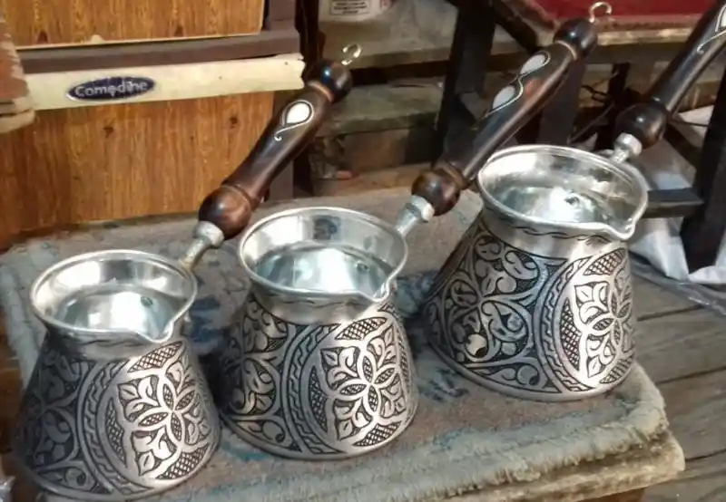 Geleneksel ve Modern Tasarımlarla Dekoratif 3’lü Cezve Setleri ile Mutfak Şıklığını Artırın