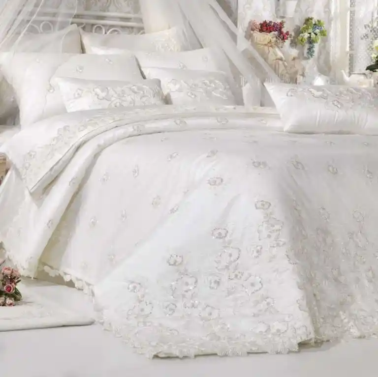 Gelin Yatak Örtüleri Dekorasyon ve Trendler Rehberi