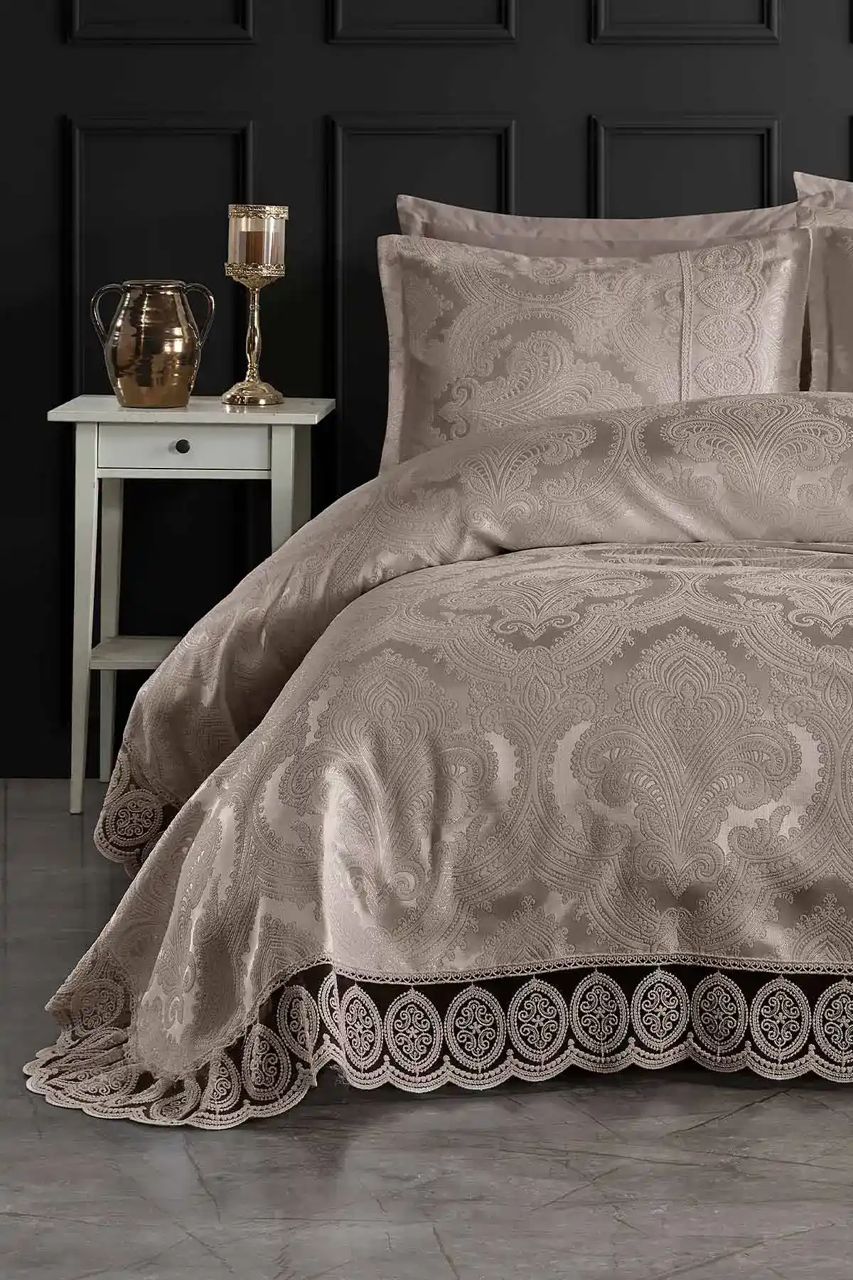 Gelin Yatak Örtüsü Setleriyle Dekorasyonda Zarafet ve İşlevsellik