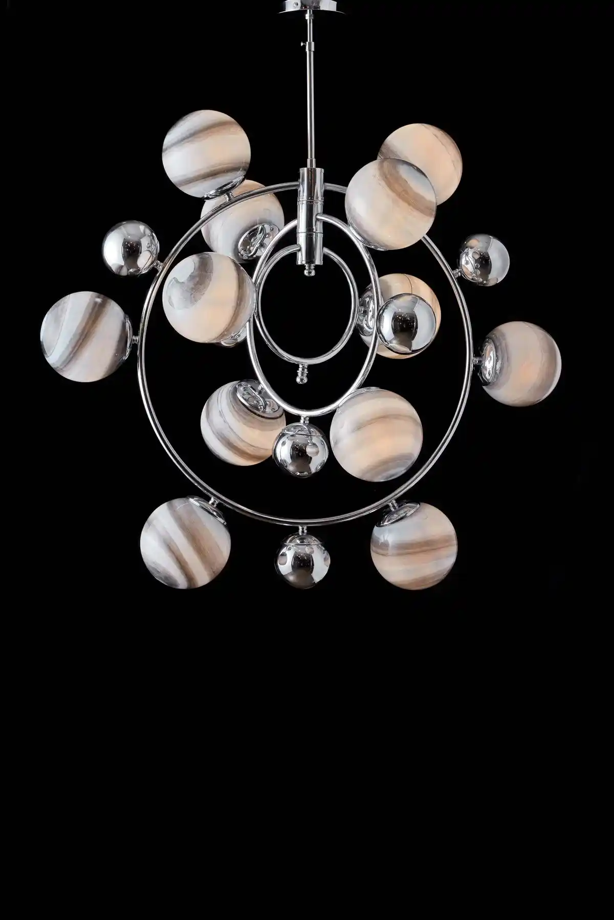 Gezegen Avize ile Uzay Temalı Modern Dekorasyon Fikirleri ve Atmosfer Yaratma Rehberi