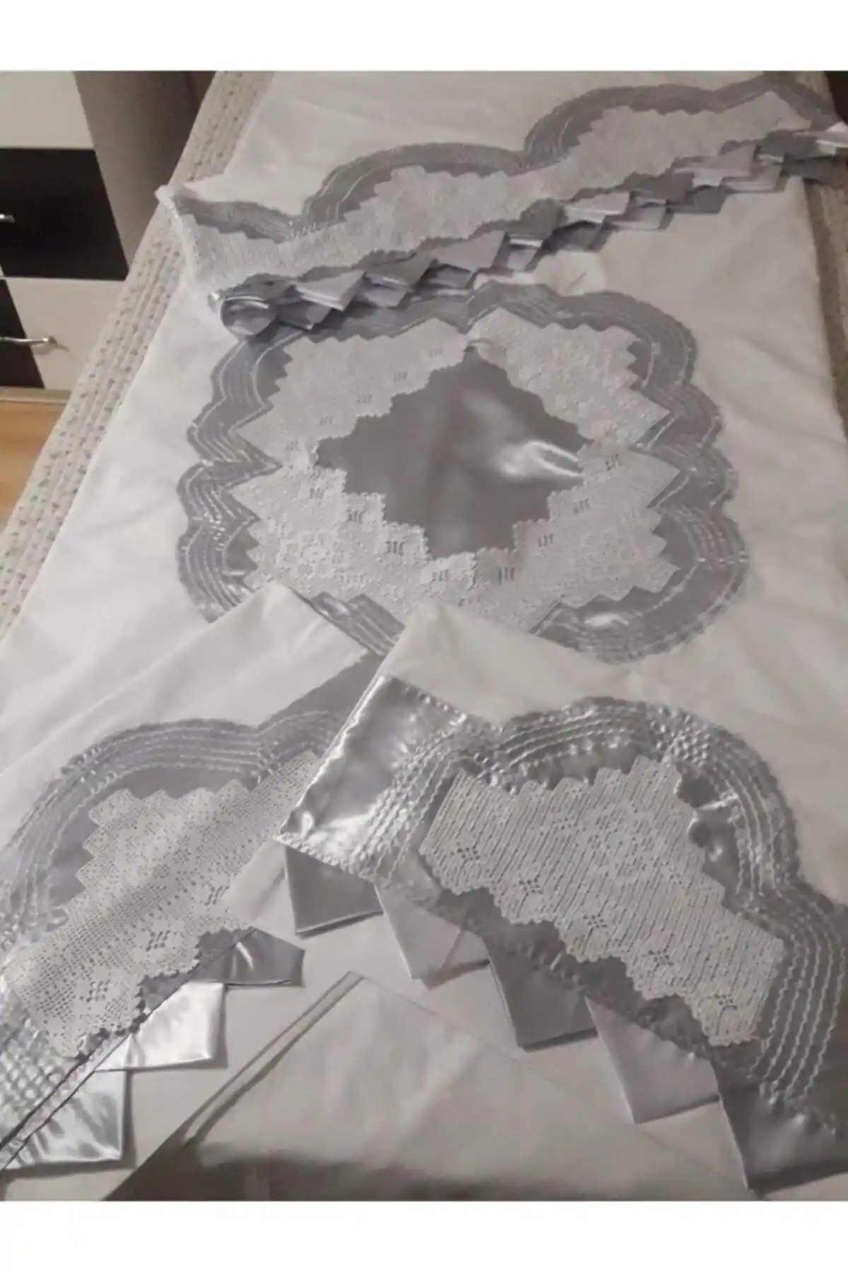 Göbekli Nevresim Takımı ile Yatak Odasında Şıklık ve Konforu Bir Arada Yakalayın