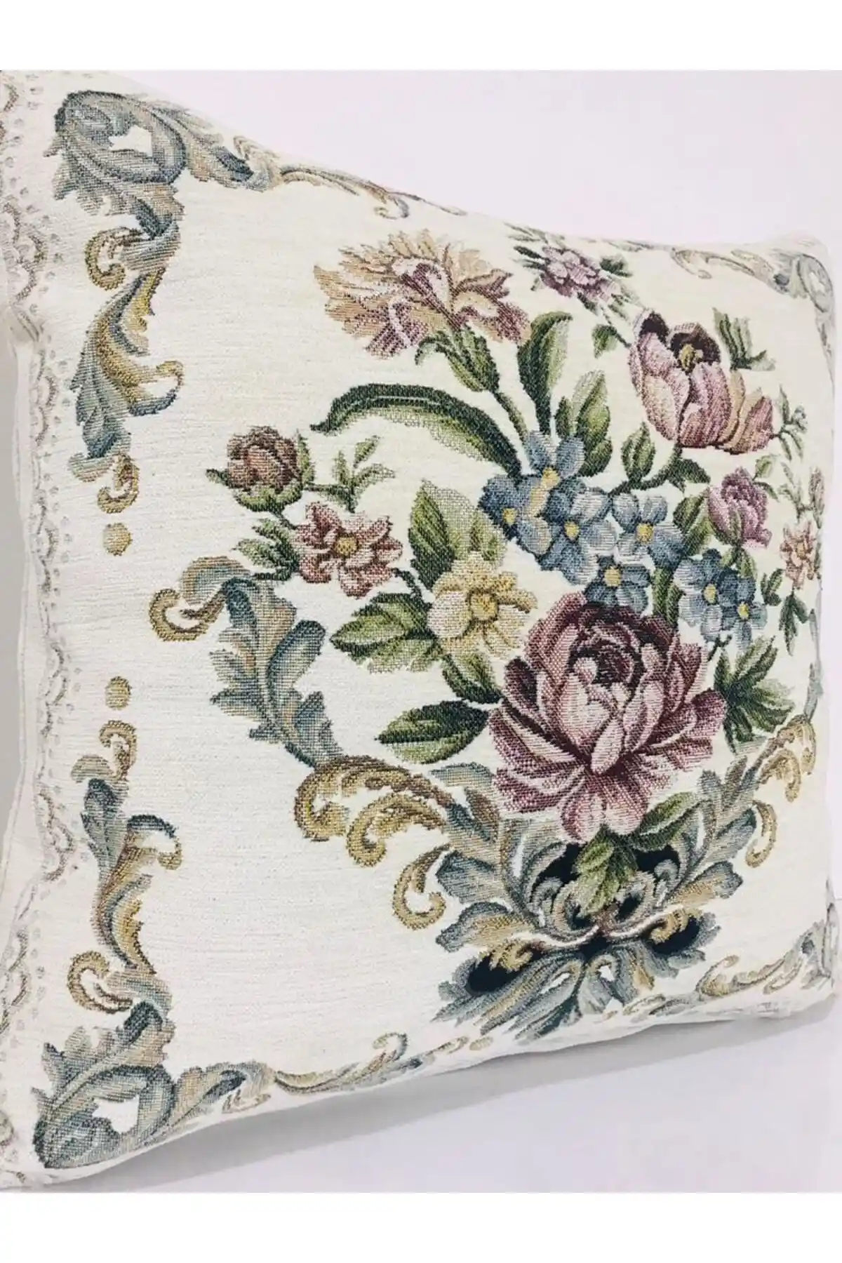 Goblen Yastık Kılıfı ile Dekorasyonda Zarif ve Şık Detaylar