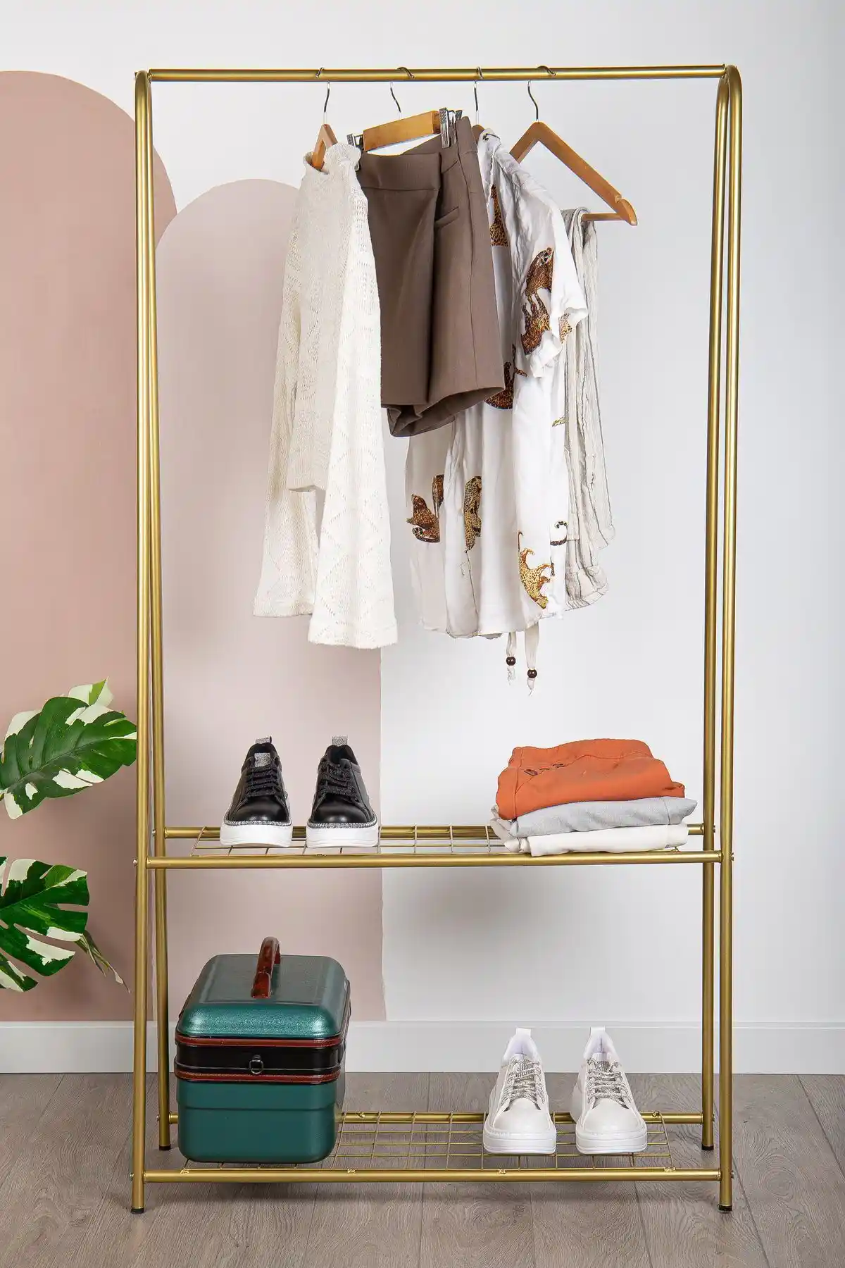 Gold Askılık ile Dekorasyonunuza Zarif ve Şık Bir Dokunuş Katın