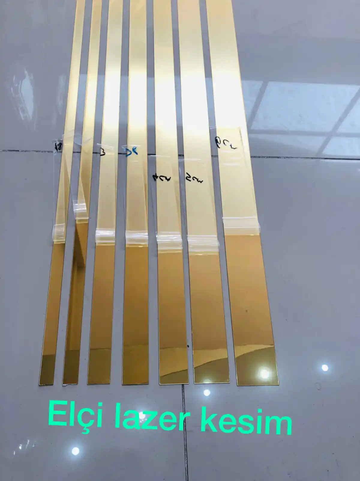 Gold Ayna Pleksi ile Dekorasyonda Şıklık ve Modernlik Yaratın