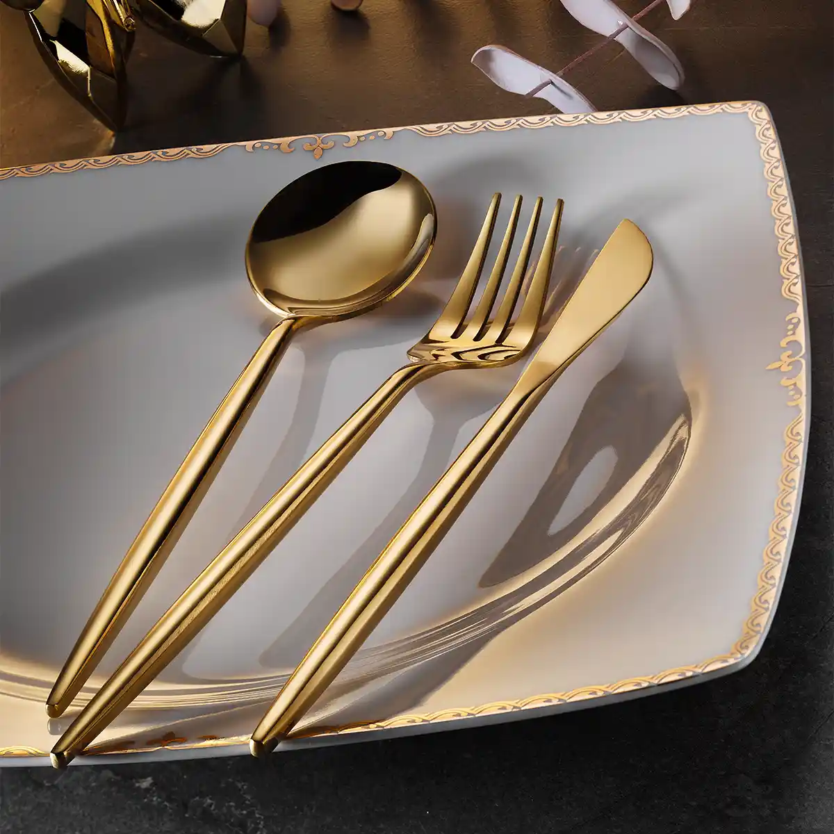 Gold Çatal Bıçak Takımı ile Sofralarınıza Şıklık ve Fonksiyonellik Katın