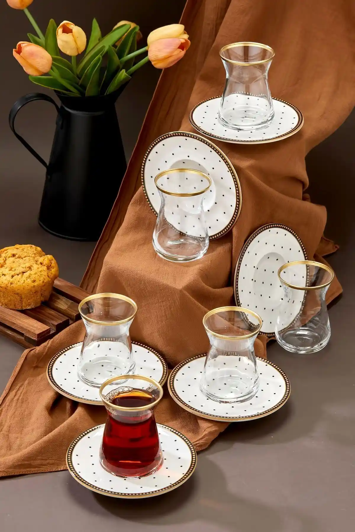 Gold Çay Bardağı Takımıyla Ev Dekorasyonunda Zarafetin Yeni Yüzü