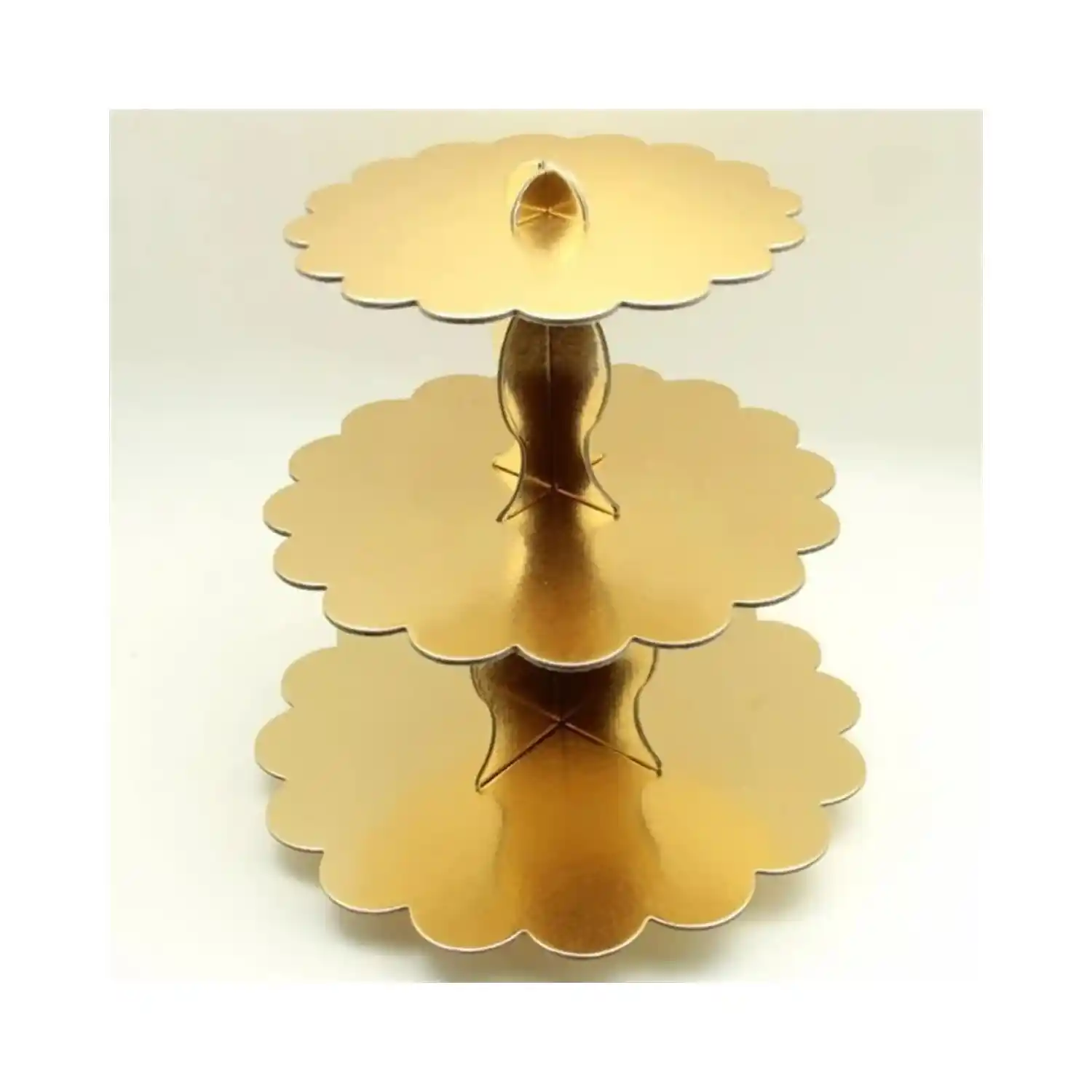 Gold Kek Standlarıyla Dekorasyonda Zarafet ve Şıklık Yaratma Rehberi