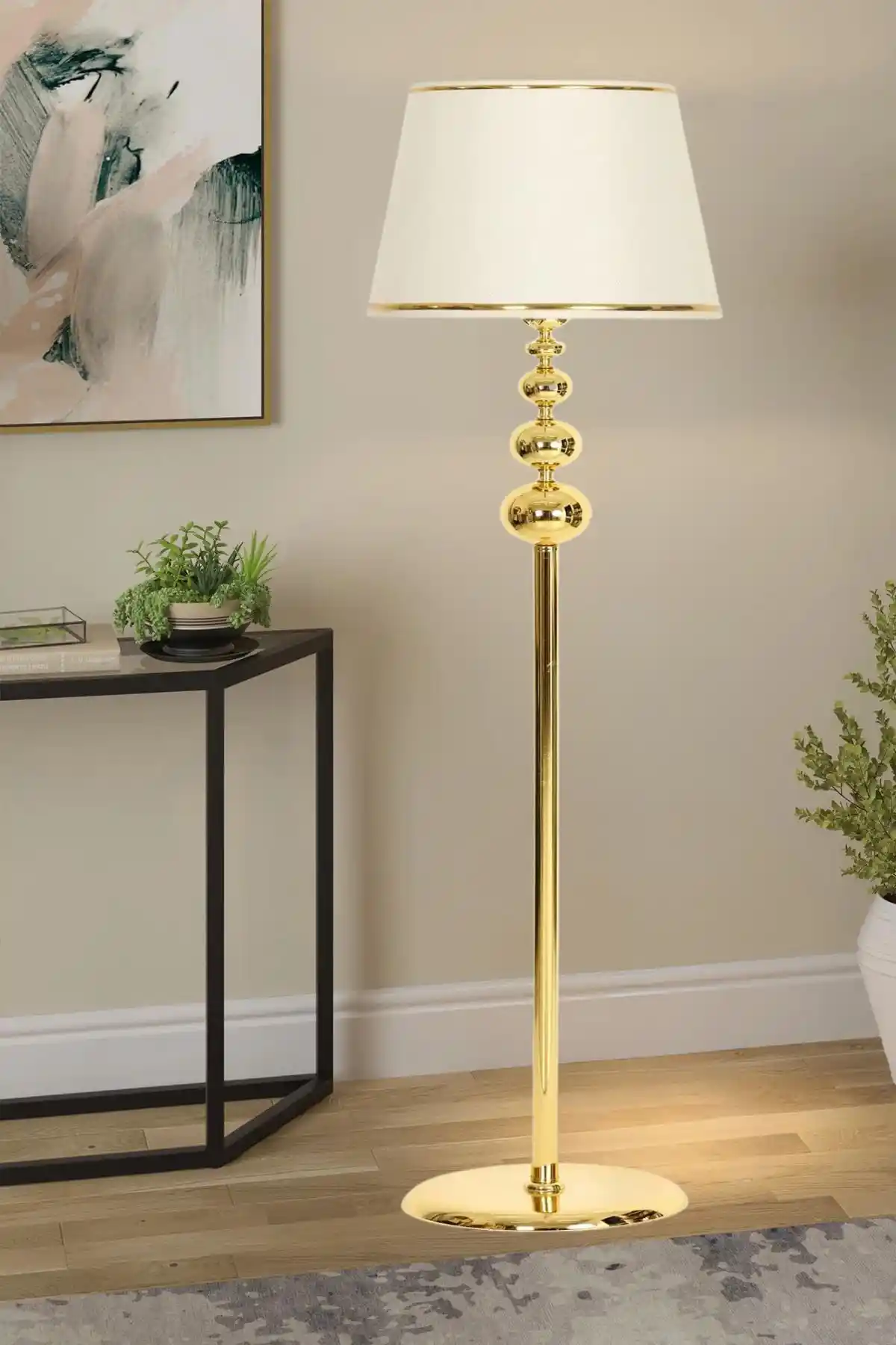 Gold Lambaderlerle Dekorasyonda Zarafet ve Şıklık Yaratmanın Yolları