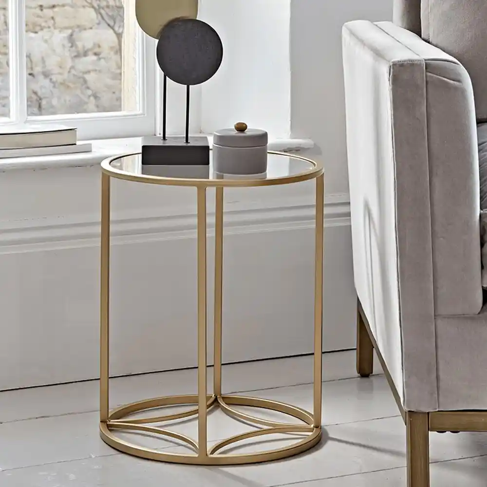 Gold Metal Sehpa Dekorasyonda Şıklık ve Fonksiyonellik Sağlayan Modern Tasarımlar