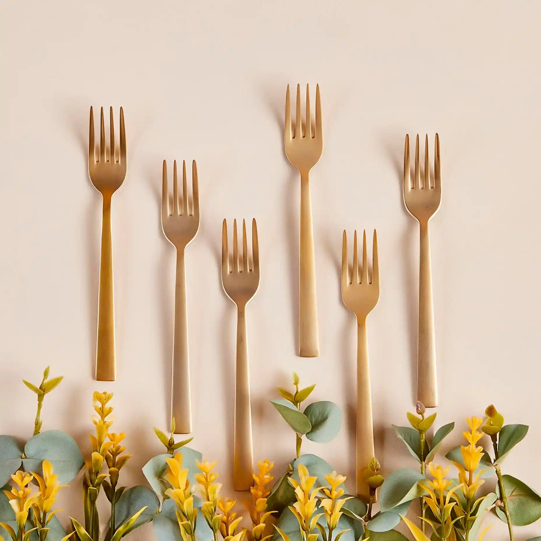 Gold Tatlı Çatalı ile Dekorasyonda Zarafet ve İşlevselliğin Birleşimi