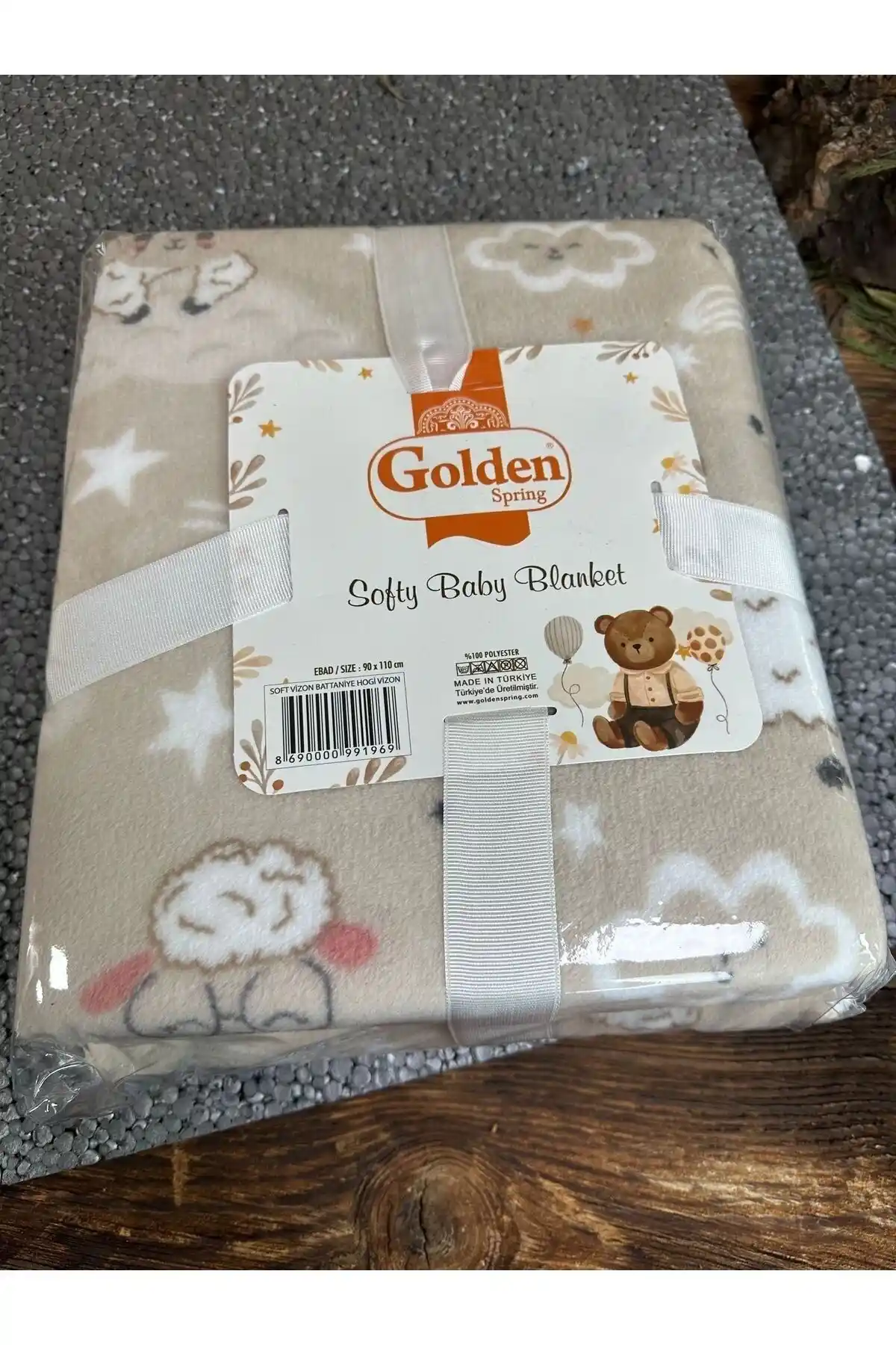 Golden Bebek Battaniyesi ile Ev Dekorasyonunda Şıklık ve Konforun Buluşması