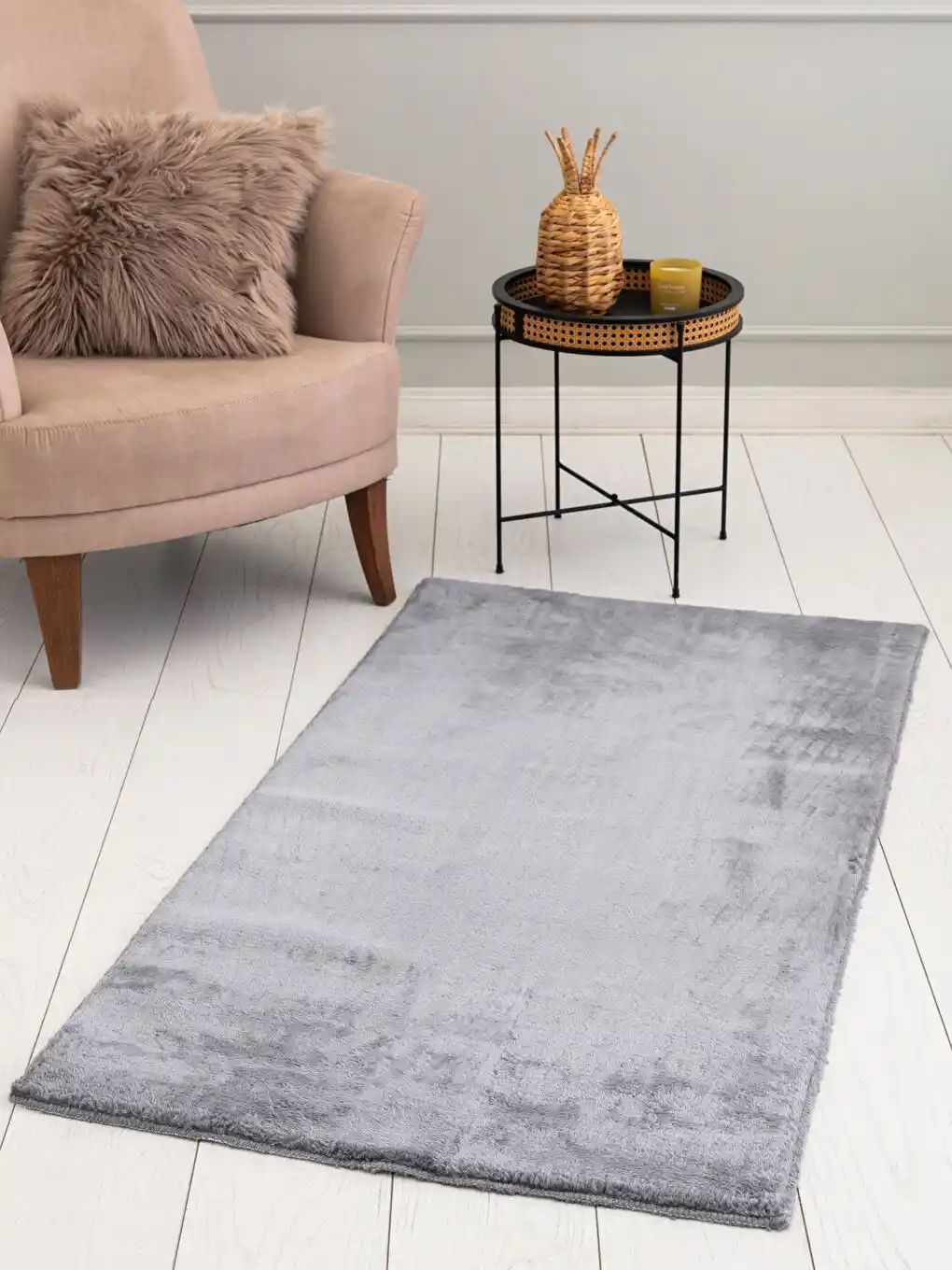 Gri Tüylü Halı ile Modern ve Konforlu Ev Dekorasyonu Nasıl Yapılır