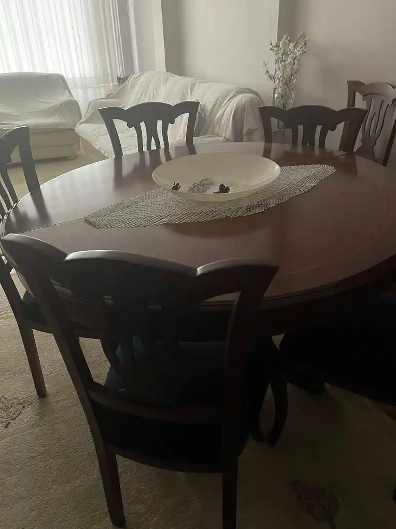 Gül Ağacı Mobilya: Doğal ve Şık Dekorasyon İçin Dayanıklı Seçenekler