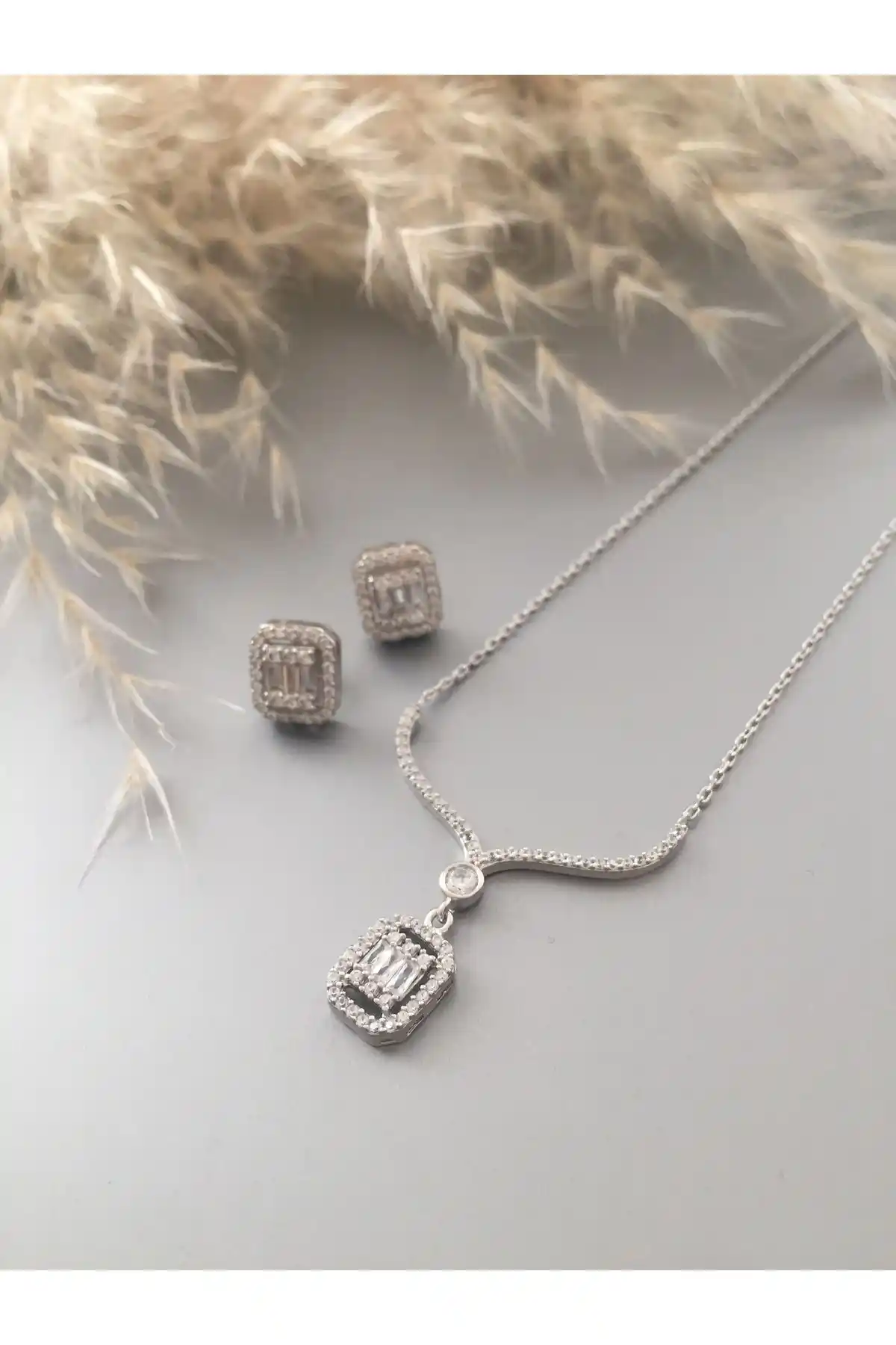 Gümüş Baget Setleri ile Dekorasyonunuzu Zarif ve Şık Hale Getirin