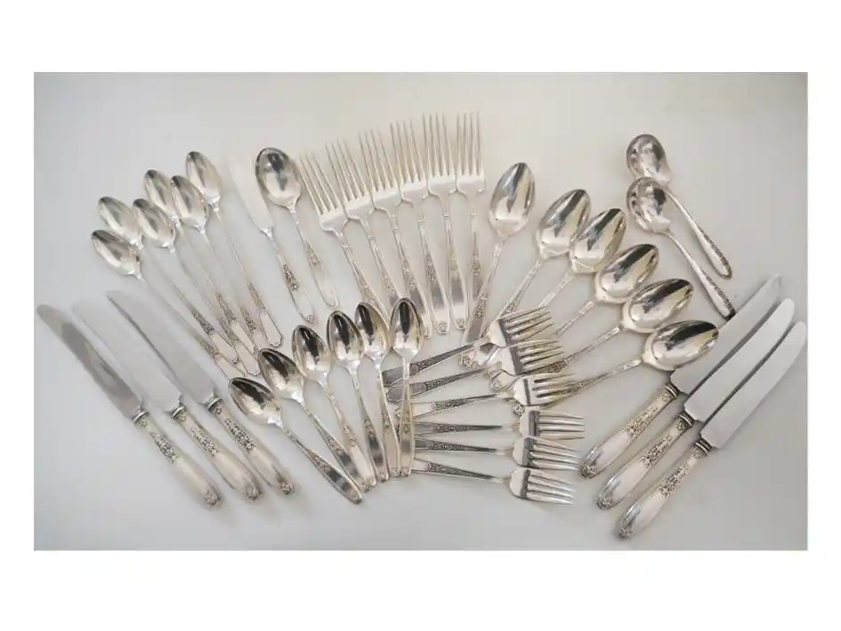 Gümüş Çatal Bıçak Takımlarıyla Sofralara Zarafet Katma Rehberi