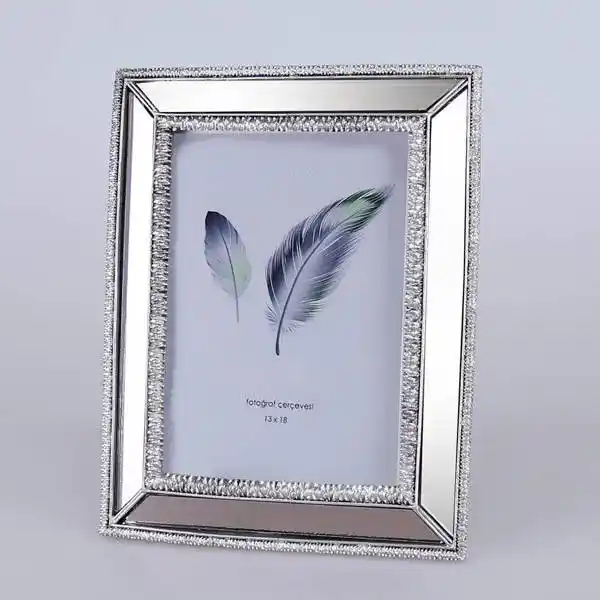 Gümüş Çerçeve ile Zarif ve Modern Dekorasyon İpuçları ve Kullanım Önerileri