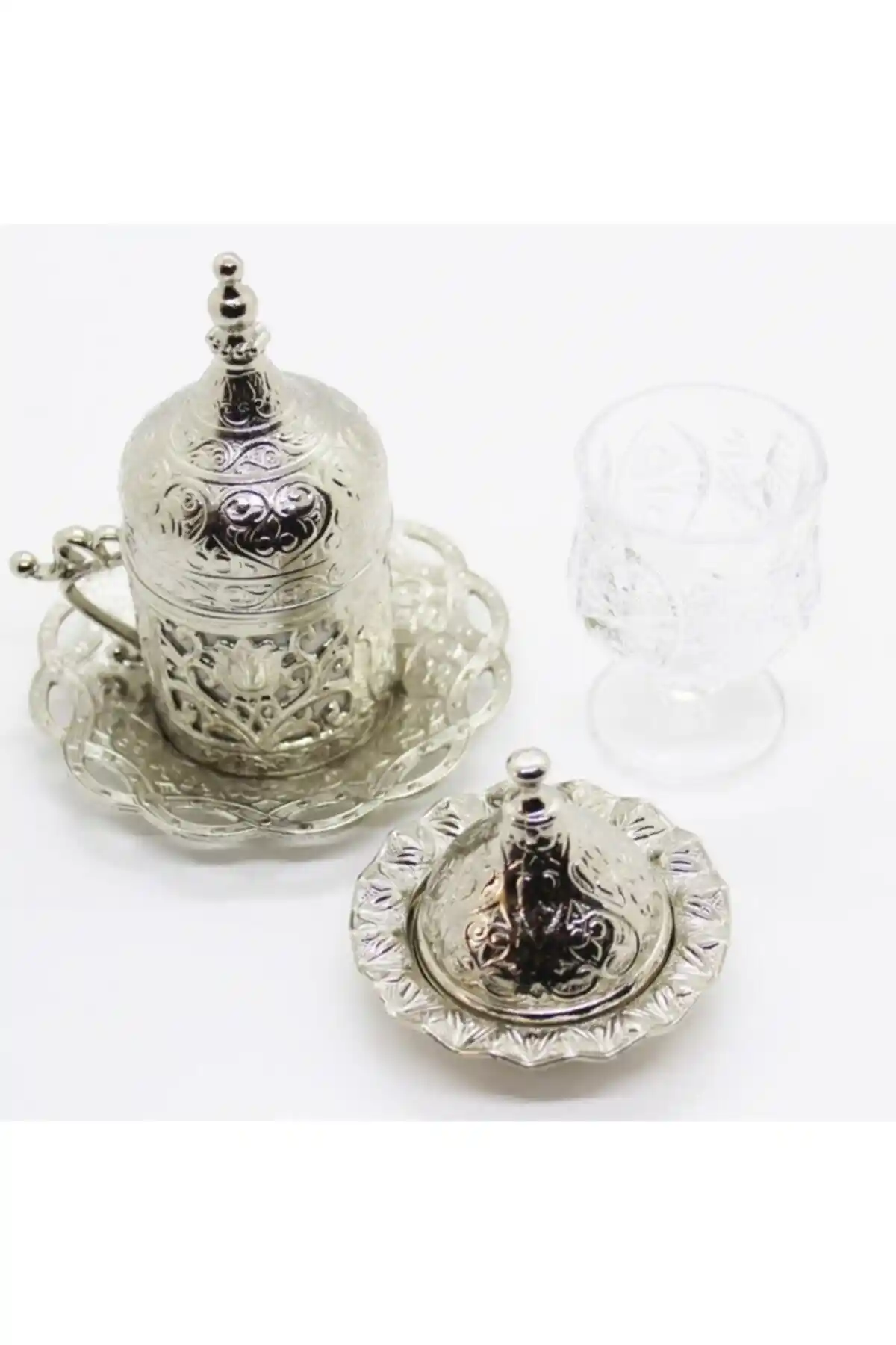 Gümüş Kahve Fincanları ile Ev Dekorasyonunda Zarif ve Şık Dokunuşlar