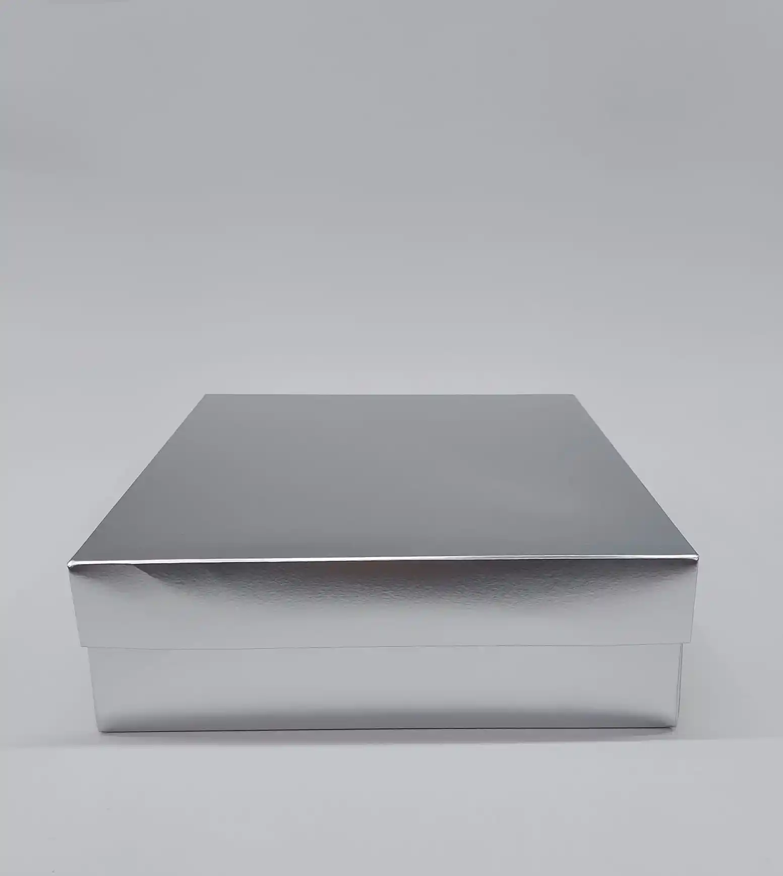 Gümüş Kutularla Dekorasyonda Zarafet ve Şıklık Yaratmanın Yolları