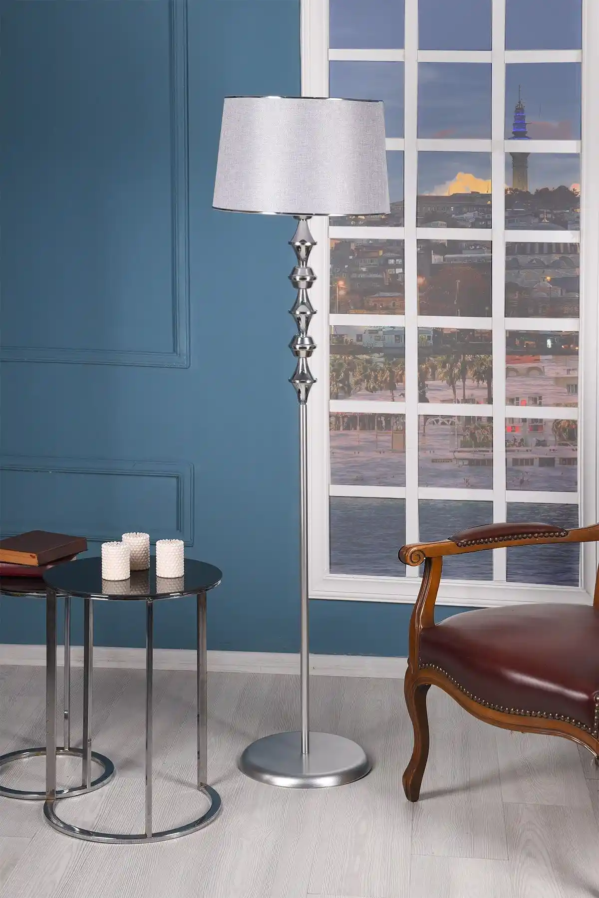 Gümüş Lambaderlerle Modern ve Şık Ev Dekorasyonu İçin En İyi Seçenekler