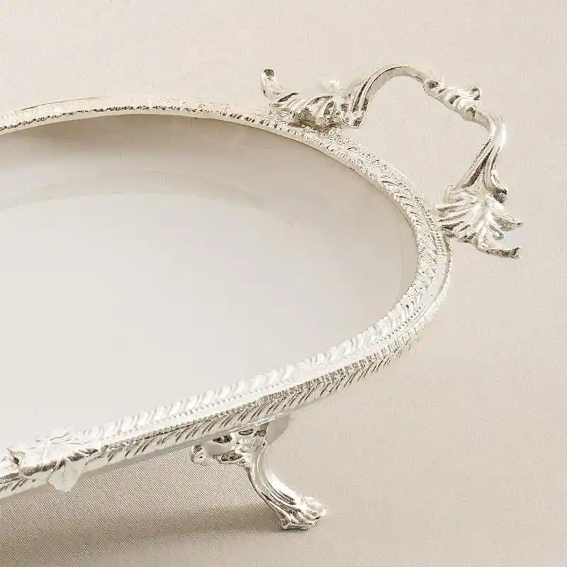 Gümüş Sunum Tabaklarıyla Sofralarınıza Zarif ve Şık Dokunuşlar Yapın