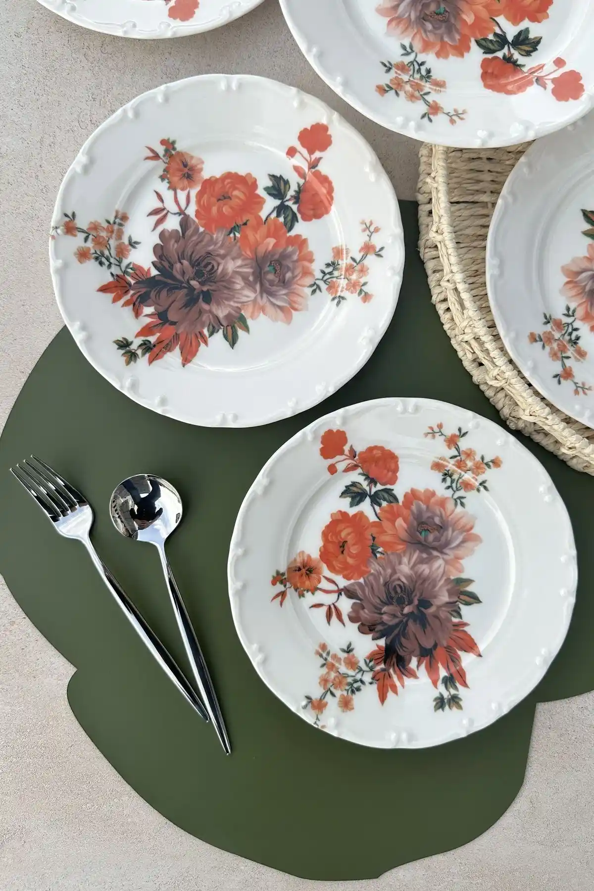 Günlük Tabak Takımı Seçenekleri ve Dekorasyon İpuçlarıyla Şık Sofralar