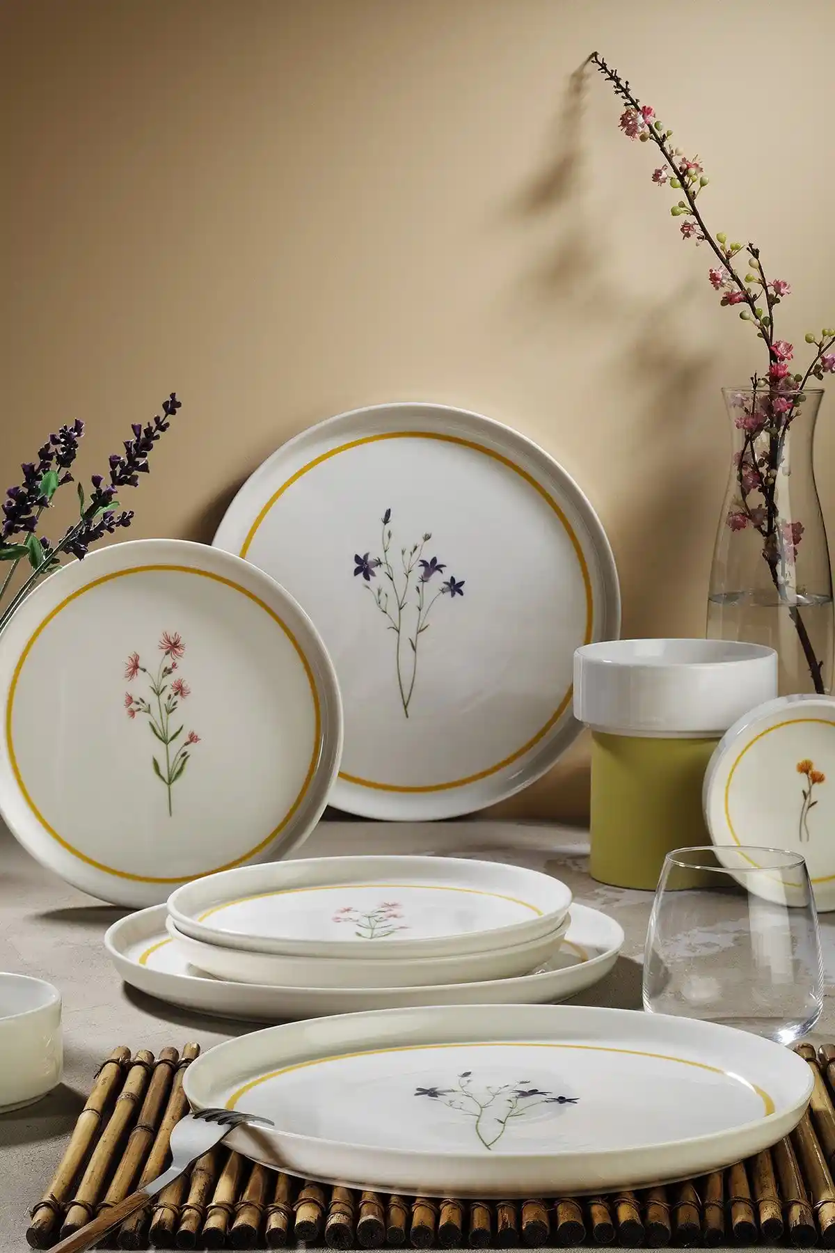 Güral Porselen Iris Yemek Takımı: Estetik ve Dayanıklılığı Bir Arada Sunar