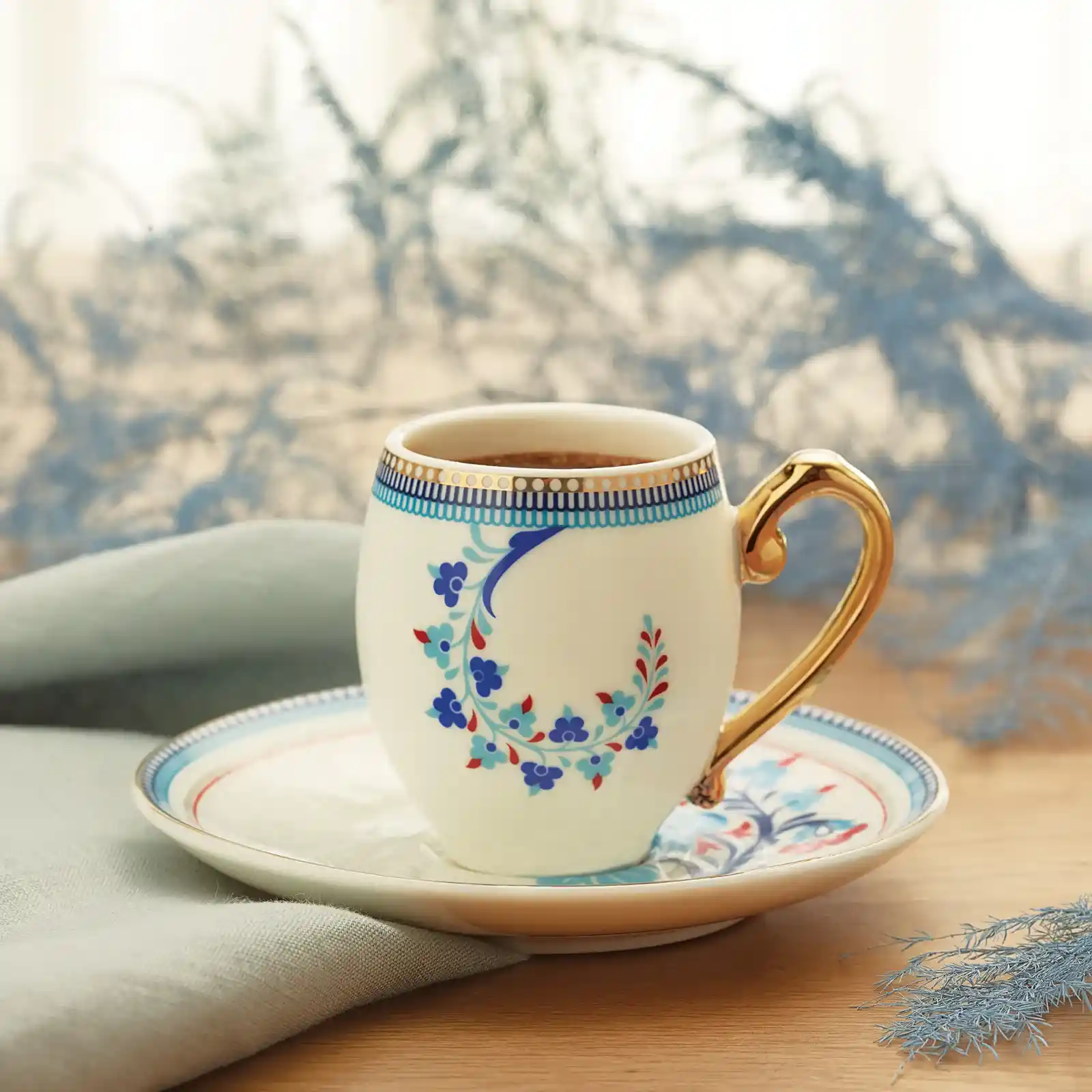 Güzel Fincan Takımlarıyla Ev Dekorasyonunuza Zarif Dokunuşlar Yapın