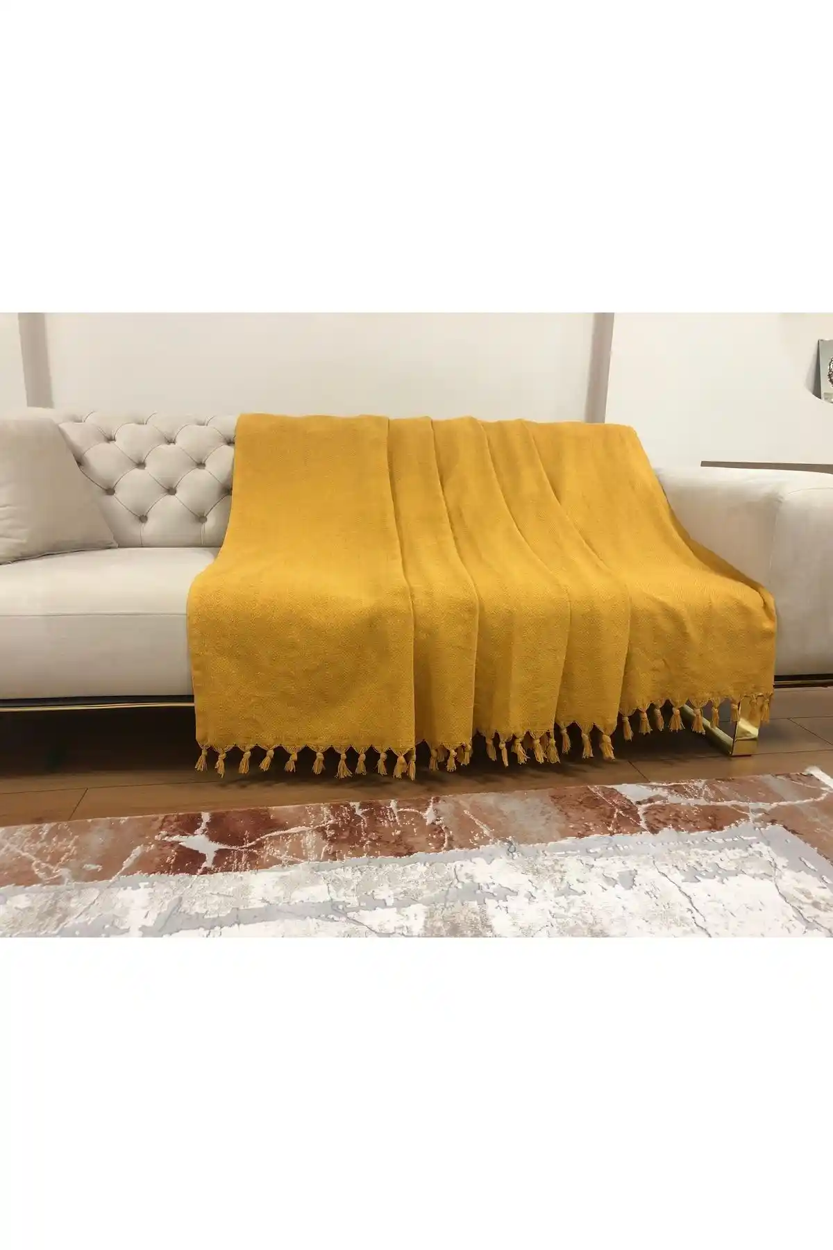 Hardal Renkli Koltuk Örtüsü ile Dekorasyonda Şıklık ve Fonksiyonellik Sağlama Rehberi