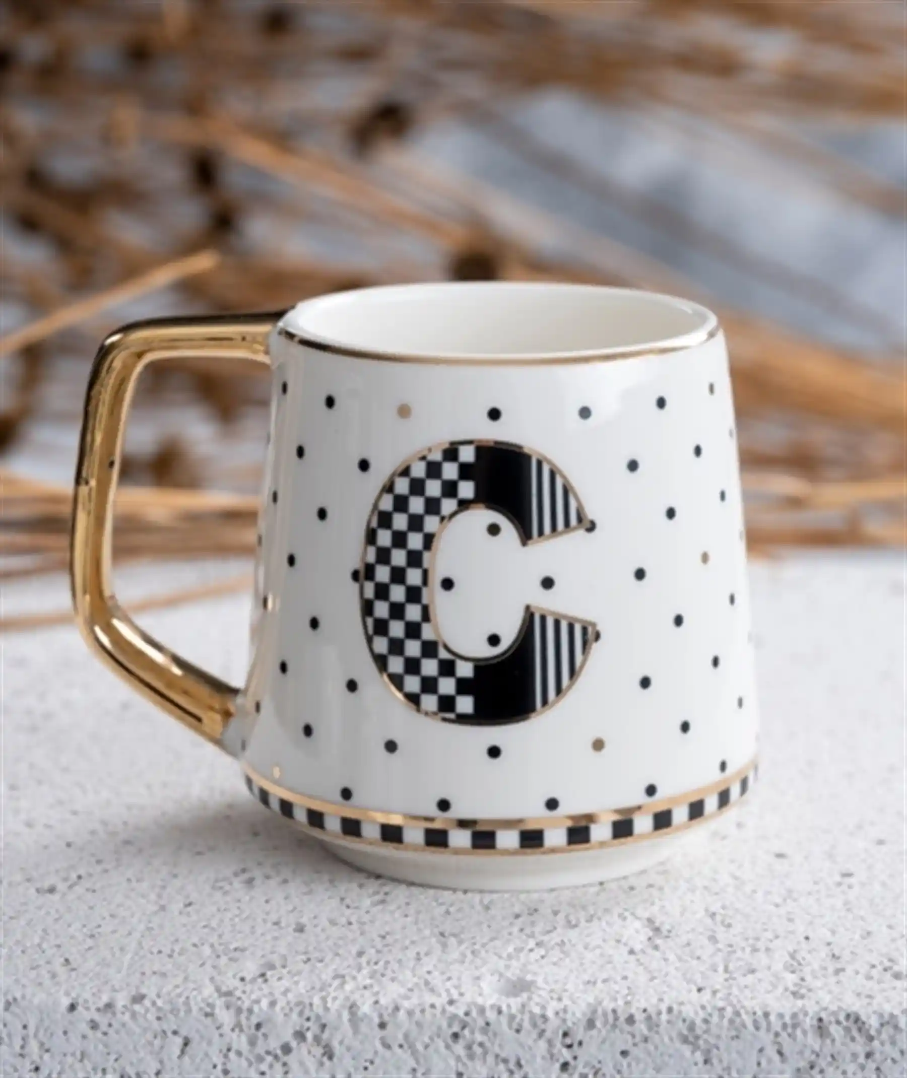 Harf Kupa Dekorasyonu: Mekânınıza Şık ve Kişisel Dokunuşlar Katmanın Yolları