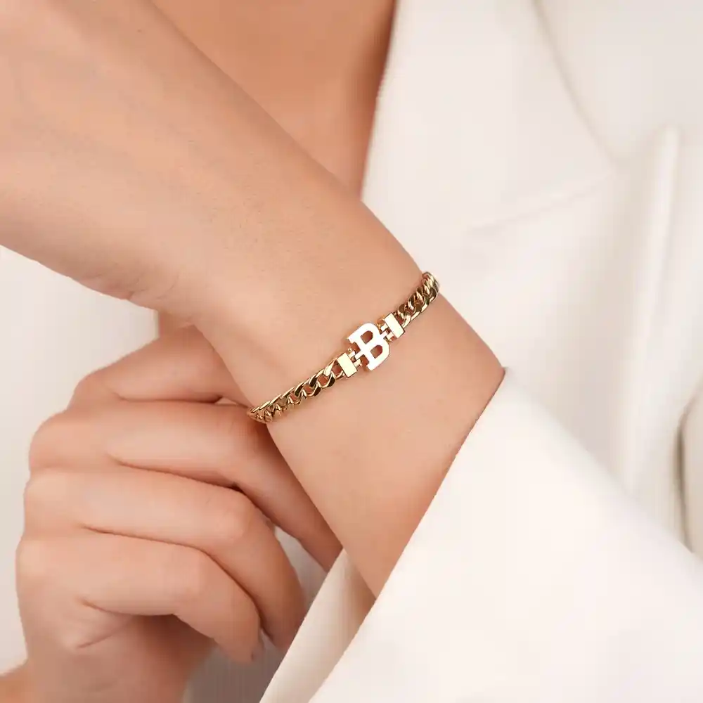 Harfli Bilekliklerle Kişisel Tarz ve Dekorasyonun Şık Buluşması