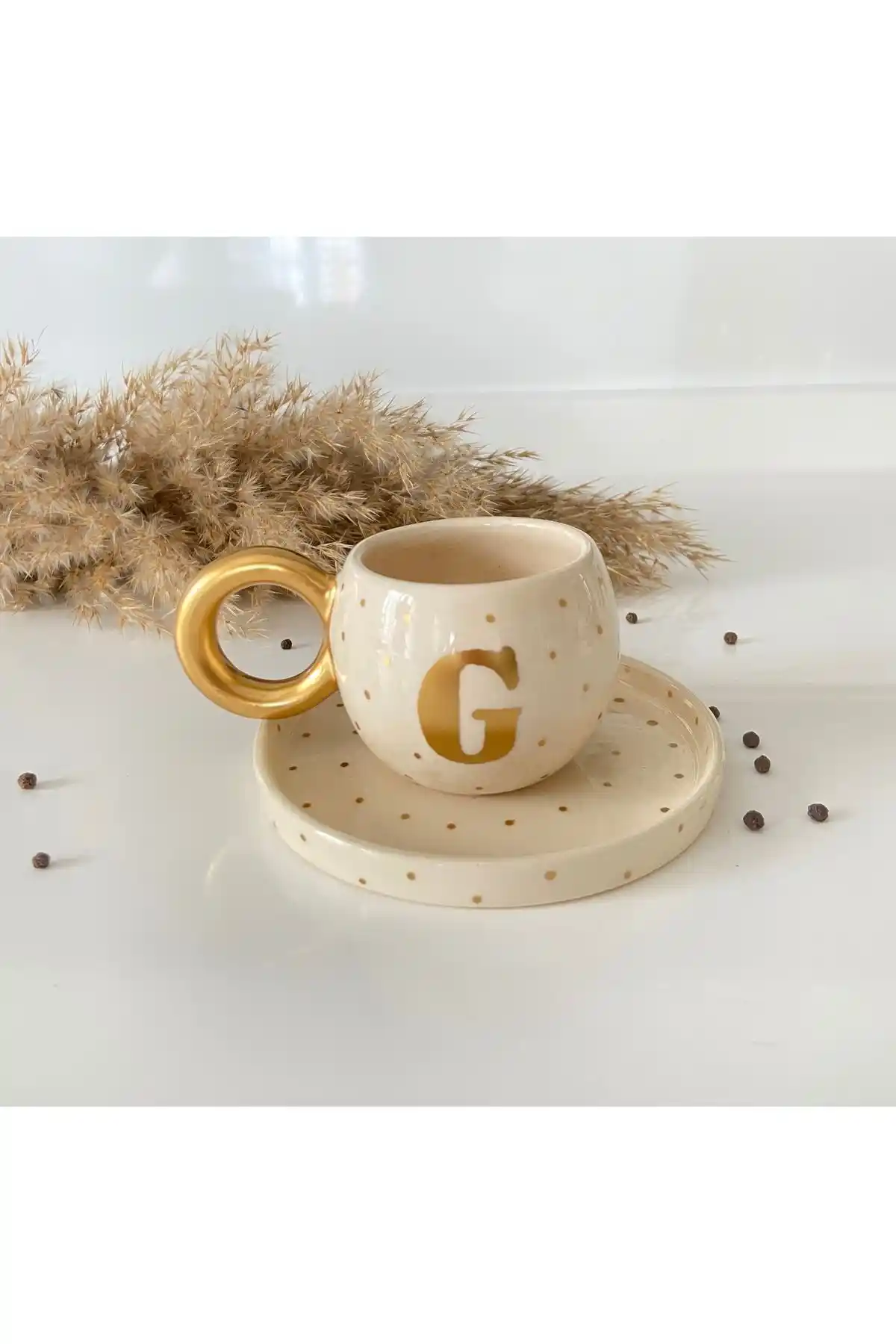 Harfli Fincan Dekorasyonu: Mekanınıza Şıklık ve Kendine Haslık Katmanın Yolları