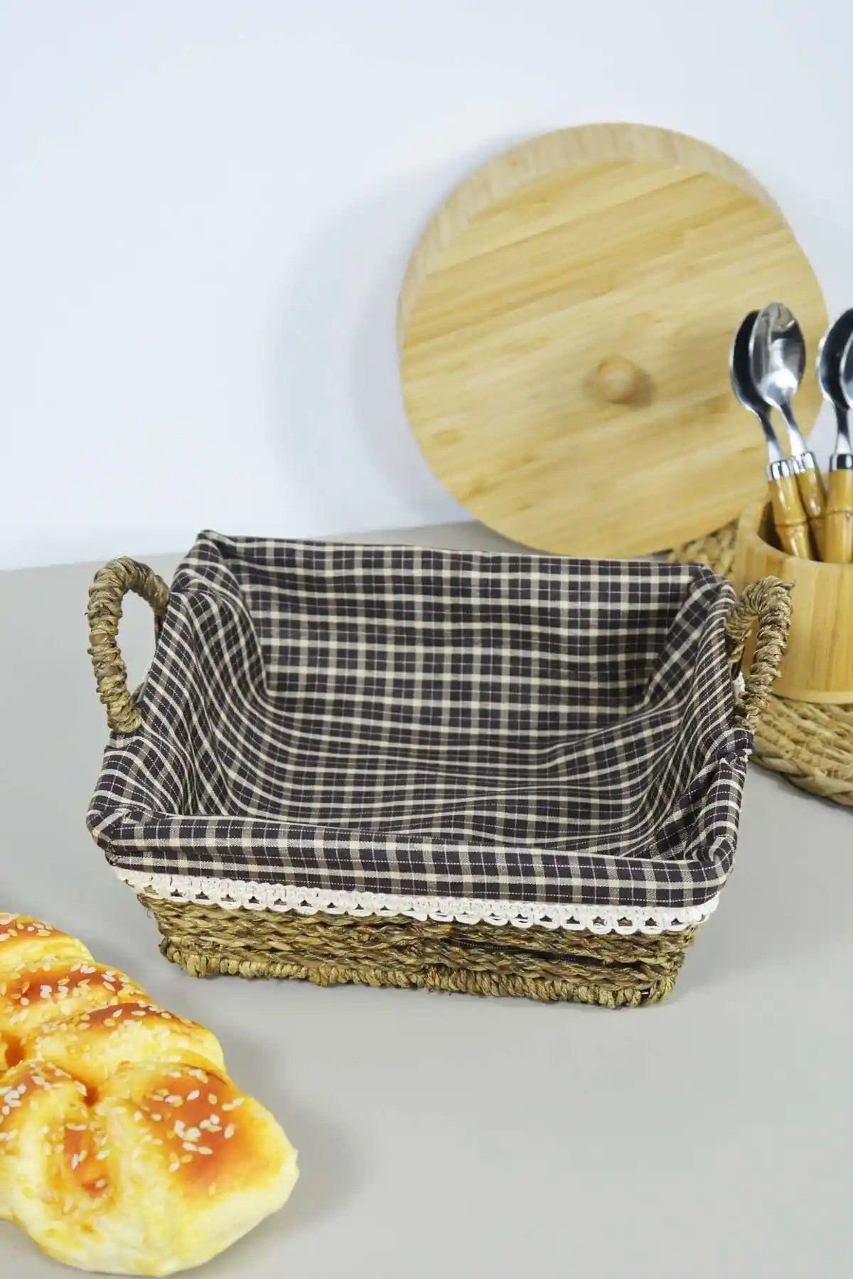 Hasır Ekmek Sepetleri ile Doğal ve Şık Dekorasyon Çözümleri